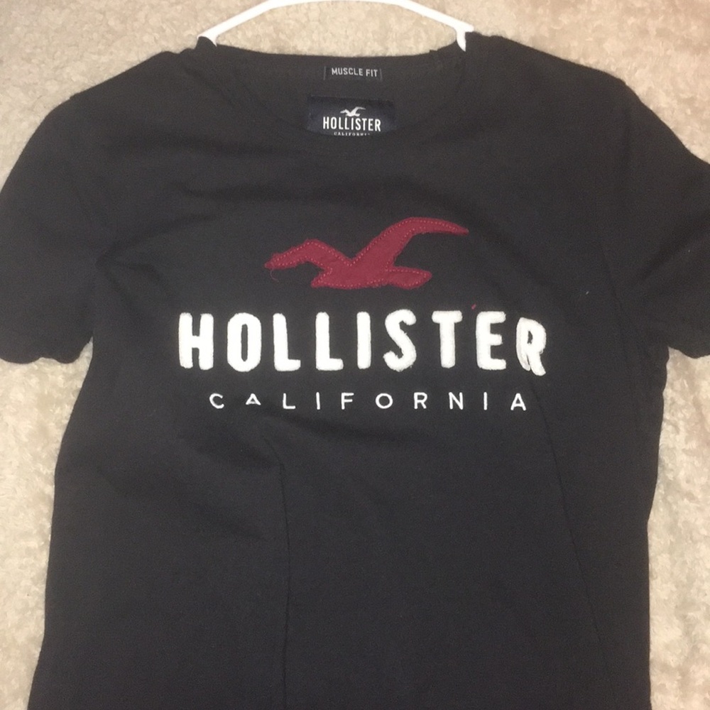 Navy hollostiter shirt